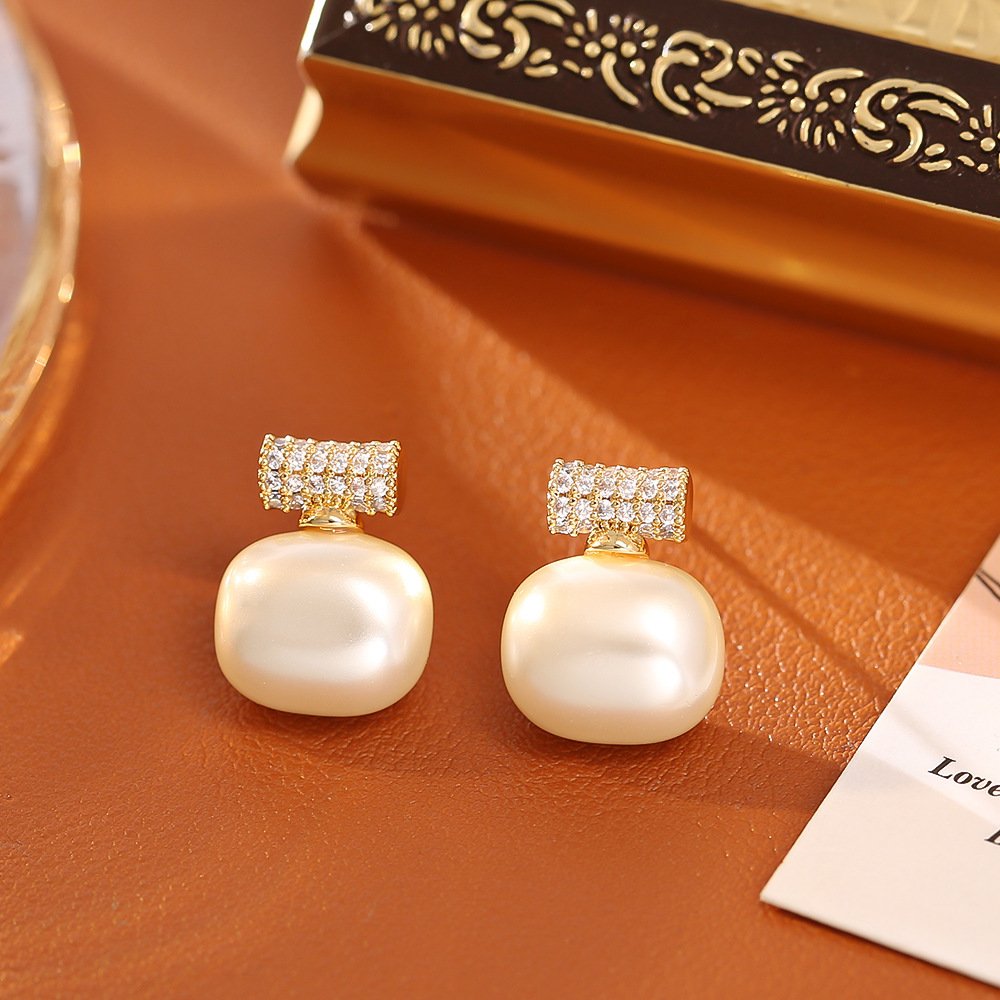 Sugar Pearl Bamboo Necklace High-end Fashion Simple Stud Earrings - الصورة 4