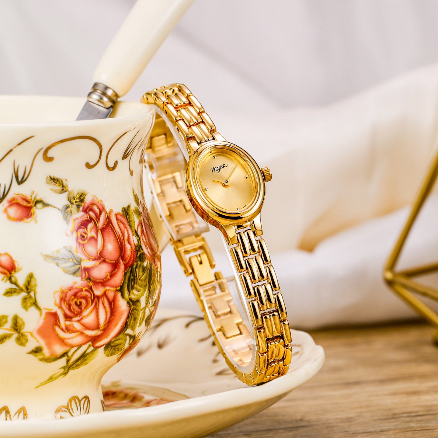 Exquisite Oval Mini Women's Vintage Waterproof Quartz Watch - الصورة 2
