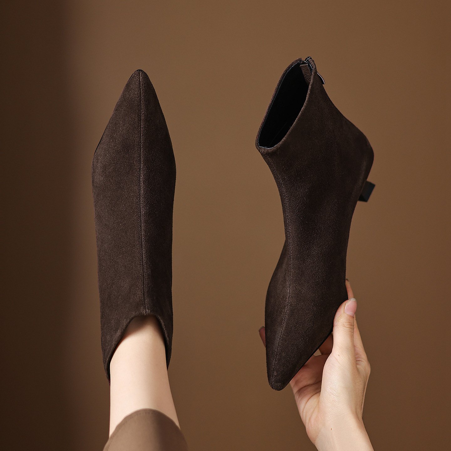 Cowhide Suede Pointed-toe Ankle Boots For Women - الصورة 8