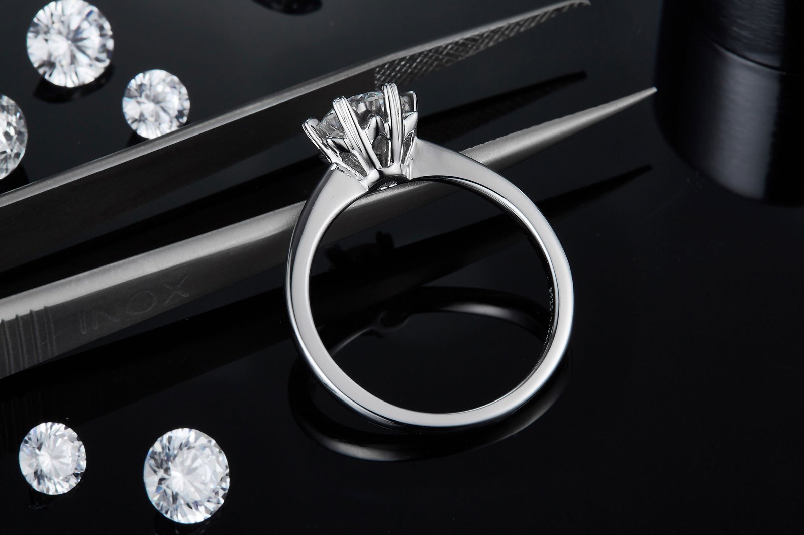 Dance Of Wind And Snow - A Wedding Ring Set With 1-carat Top-quality Moissanite S925 Silver And Platinum-plated Diamond. The Ring Can Be Inspected With A Diamond Pen - الصورة 4
